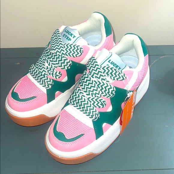 Lucky Steps fashion sneakers - size 6 - NWT - Picture 3 of 6